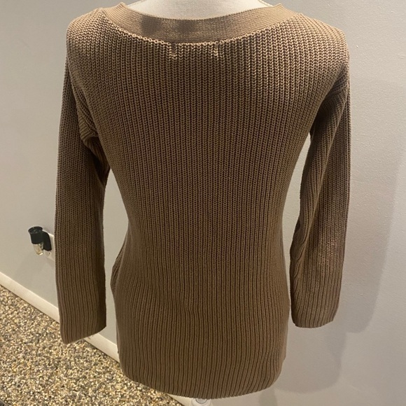 {Guess} V-Neck Tie Knit Sweater - Picture 2 of 3